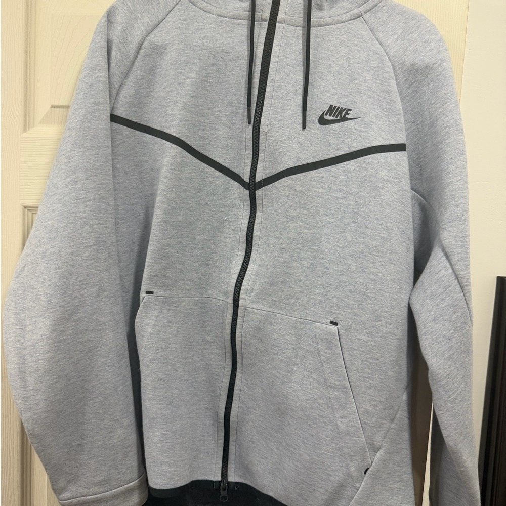 Nike Tech Men's Light Gray Zip-Up Sweater